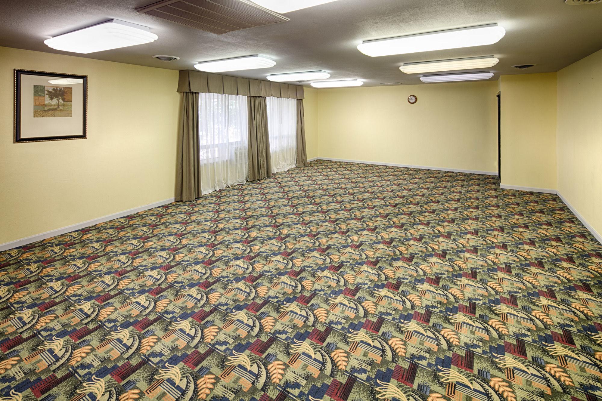 Red Lion Inn & Suites Missoula Exterior photo